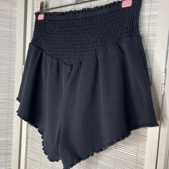 Lovers and Friends Black Smocked Shorts - Picture 4 of 7